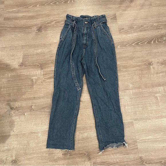 Abercrombie and Fitch A&F Mom Jeans with Ties Size 26 | 2R - Picture 1 of 7